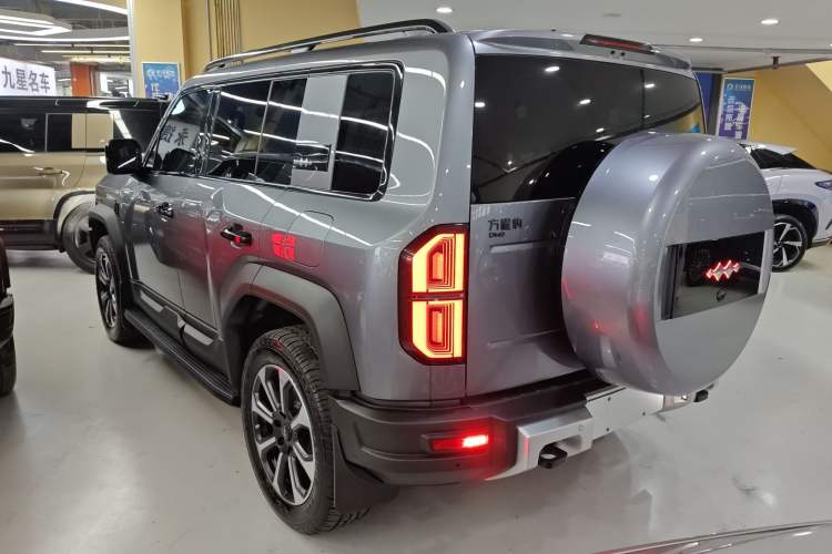 Used  Leopard 5 2023 Navigator Edition
