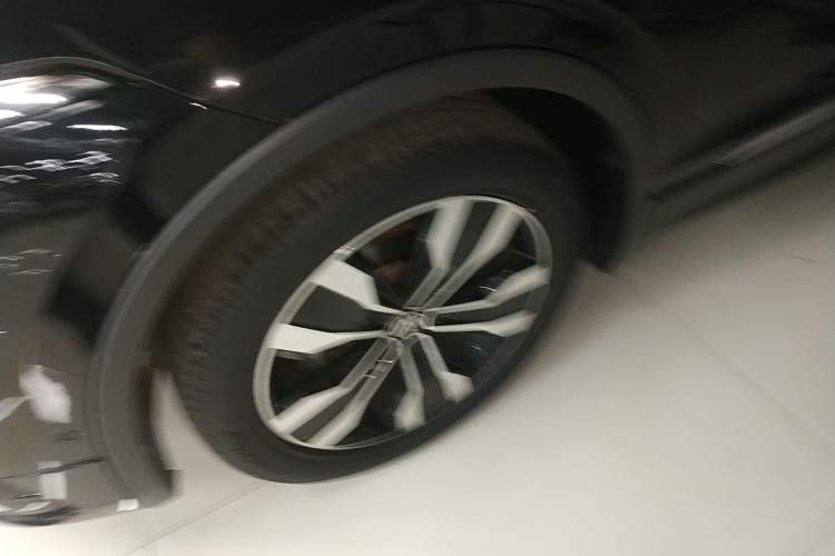 Used Volkswagen Tiguan L 2023 330TSI Automatic Two-Wheel Drive R-Line Enjoyment Edition
