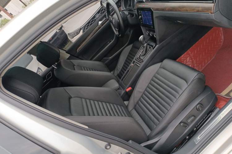 Used Volkswagen Magotan 2019 330TSI DSG Luxury Version China VI Standard
