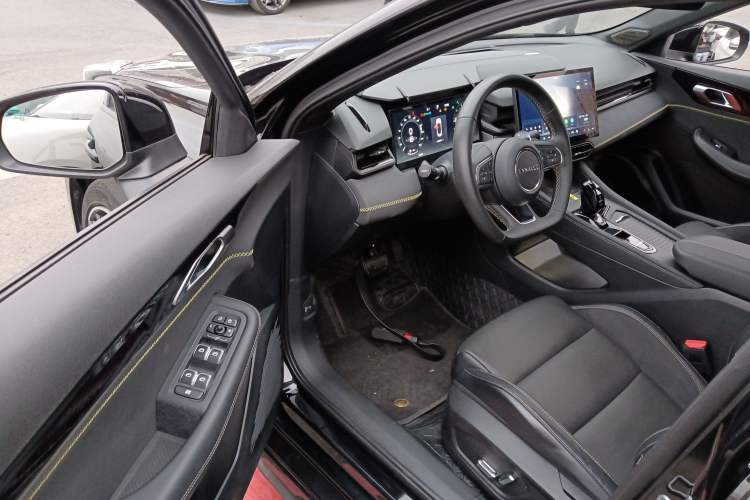 Used Lynk & Co 03 2023 1.5TD DCT JingPro
