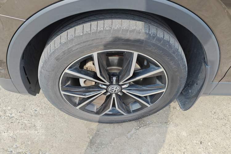 Used Volkswagen Tiguan L 2019 330TSI Automatic Two-Wheel Drive Smart Luxury Version China V Emission Standard