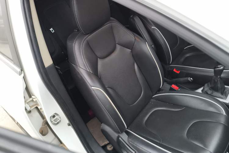 Used  Refine S2 2015 1.5L Manual Luxury Smart Model
