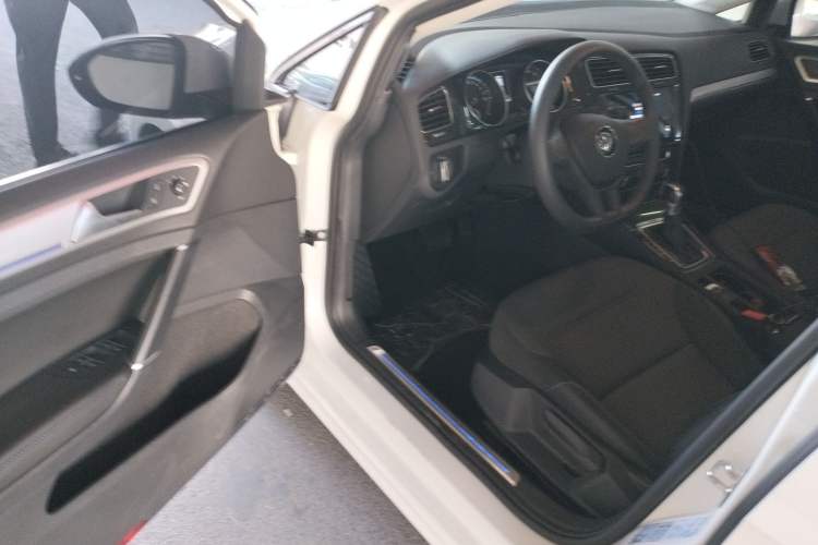 Used Volkswagen Golf Pure Electric 2020 Chari
