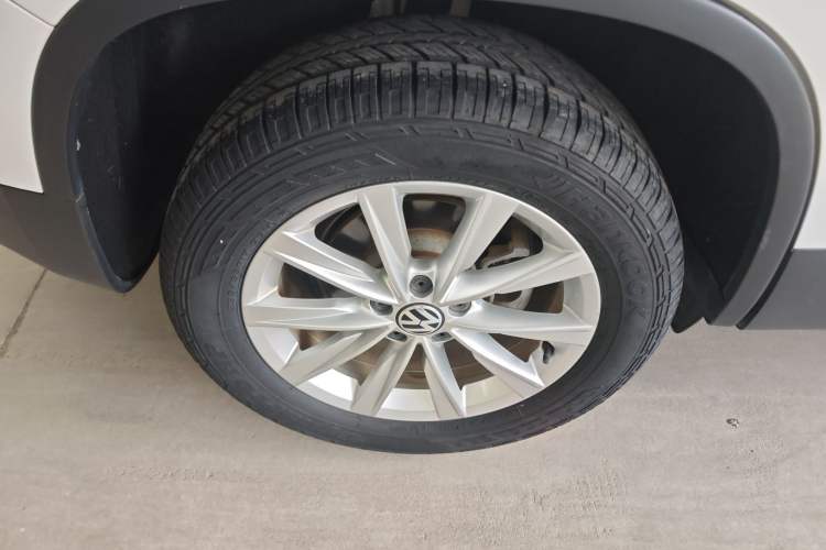 Used Volkswagen Tiguan L 2016 280TSI Automatic Two-Wheel-Drive Silk Road Style Edition
