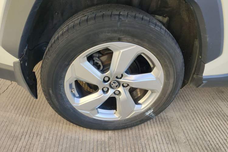 Used Toyota RAV4 2020 2.0L CVT Two-Wheel Drive Fashion Edition
