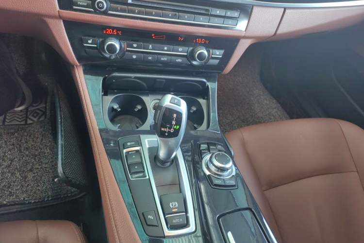 Used BMW 5 Series 2017 520Li Elegant Edition
