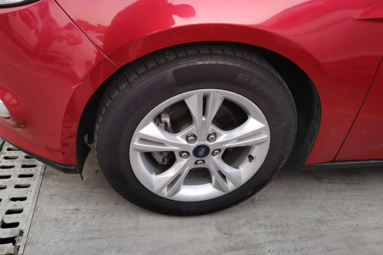 Used Ford Focus 2012 Sedan 1.6L Automatic Fashion Edition