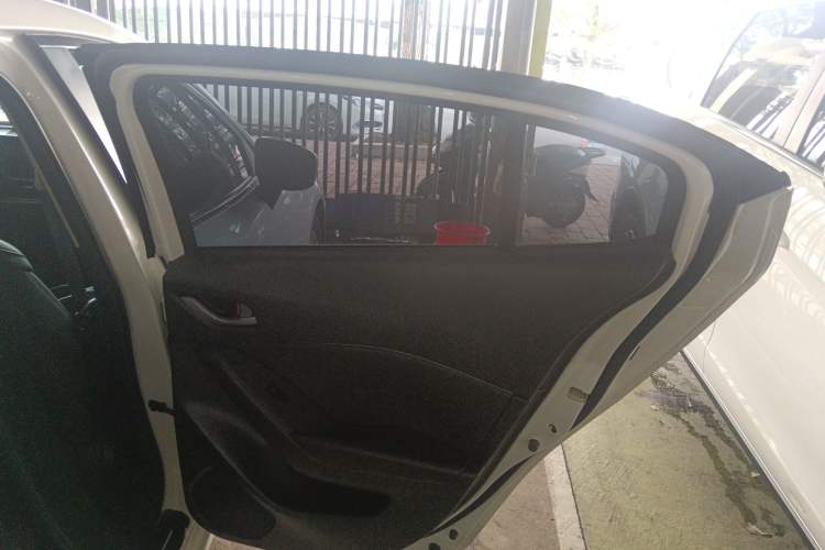 Used Mazda Mazda 3 Axela 2017 Sedan 1.5L Automatic Comfort Model Emission Standard China V
