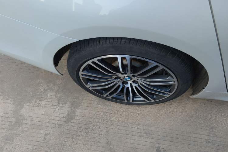 Used BMW 5 Series 2018 Restyled 530Li Leading Edition M Sport Package
