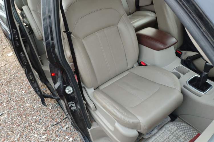 Used FORTHING Lingzhi 2020 M5L 1.6L Luxury 7-Seater
