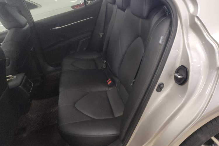 Used Toyota Camry 2021 2.5G Luxury Edition
