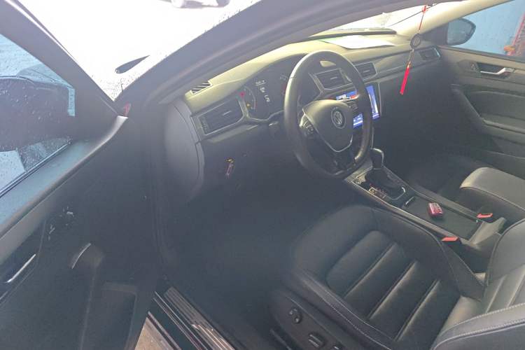 Used Volkswagen Passat 2017 330TSI DSG Luxury Edition
