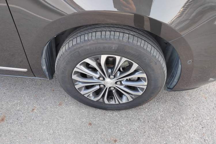 Used Buick GL8 2021 Land Cruiser Executive 652T Premium Model