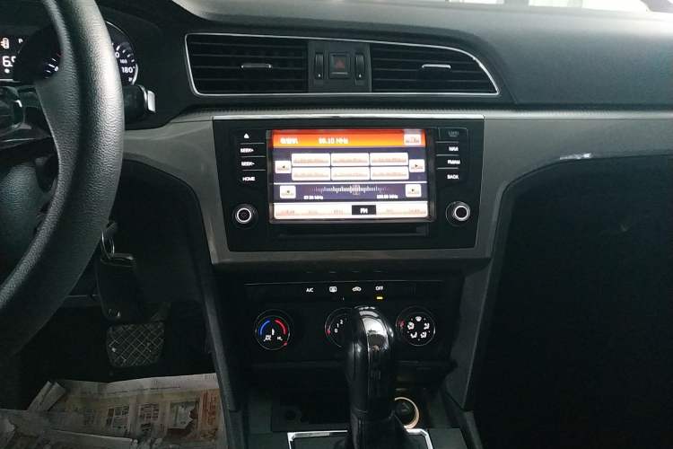 Used Volkswagen Lamando 2015 230TSI DSG Fashion Edition
