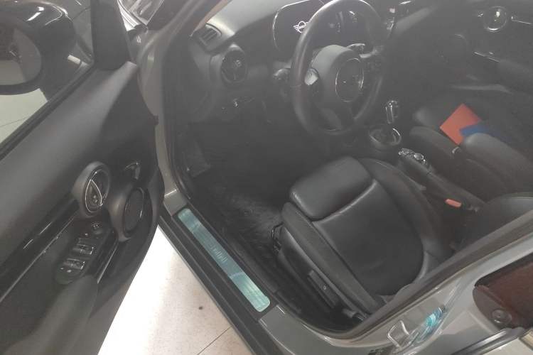 Used  MINI 2022 1.5T COOPER Artist Five-Door Edition
