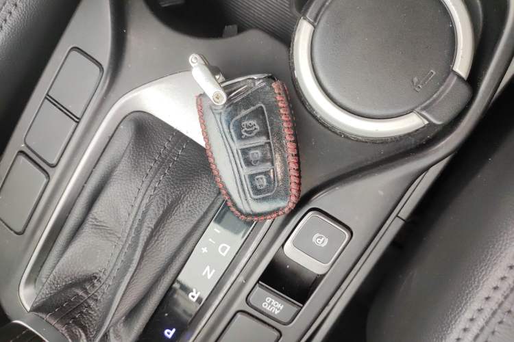 Used Hyundai Santa Fe 2015 2.0T Automatic Two-Wheel Drive Smart Version 5 Seats
