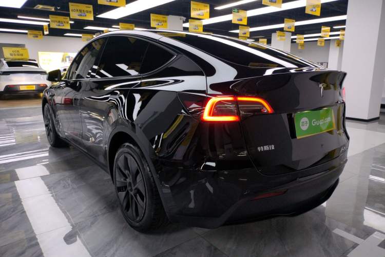 Used Tesla Model Y 2023 Rear-Wheel-Drive Version
