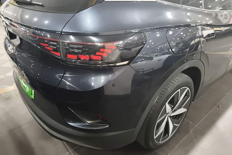 Used Volkswagen ID.4 CROZZ 2021 Long-Range PRO Two-Wheel Drive Version