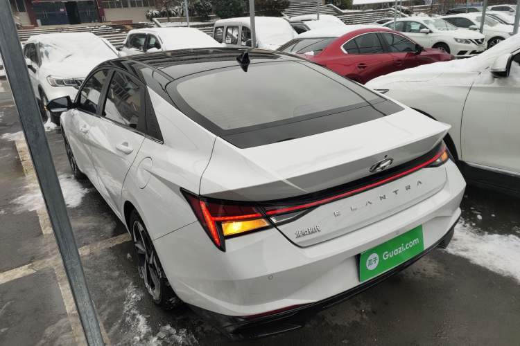 Used Hyundai Elantra 2022 1.5L CVT LUX Prestige Edition
