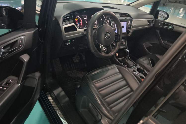 Used Volkswagen Touran 2018 Volkswagen Touran L 280TSI DSG Comfort Edition 7 Seats China VI Standard