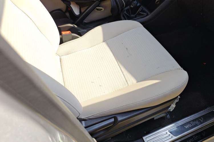 Used Wuling Hongguang V 2022 1.5L Jingqu Version Hydraulic Power Steering LAR
