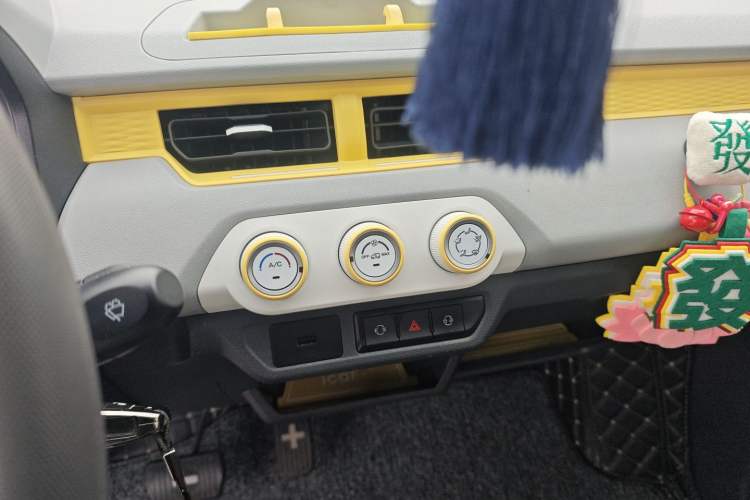 Used Chery QQ Ice Cream 2022 170km Sundae Phosphate Lithium-Ion