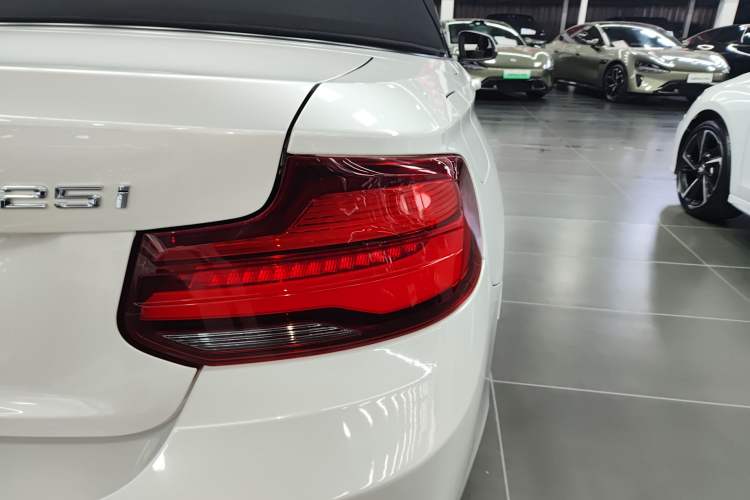 Used BMW 2 Series 2019 225i Convertible Coupe Sports Design Package
