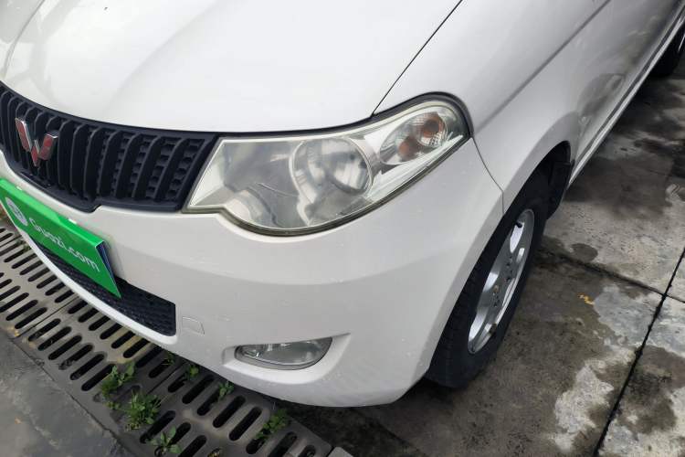 Used Wuling Hongguang 2014 1.5L Standard Version
