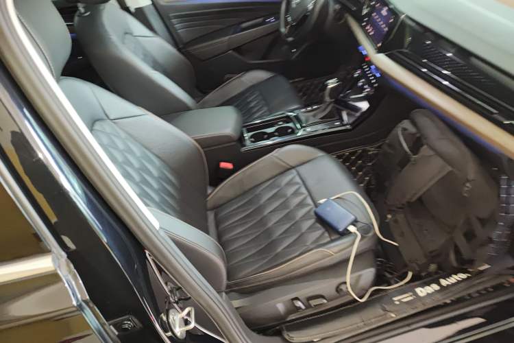 Used Volkswagen Passat 2019 330TSI Luxury Edition China VI Standard
