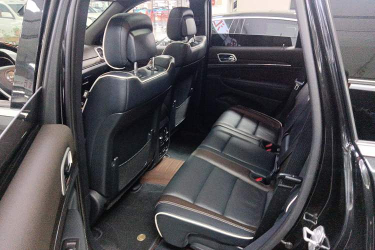 Used  Grand Cherokee 2015 3.6L Luxury Navigation Edition