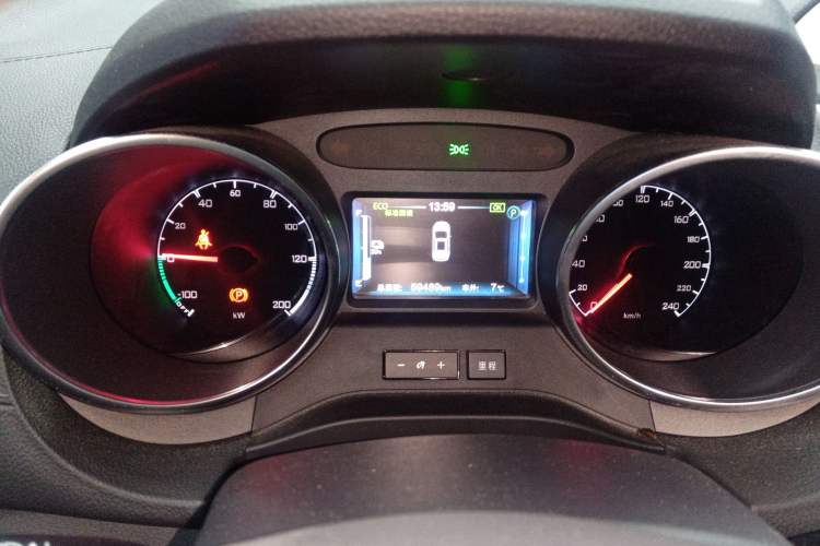 Used BYD Yuan New Energy 2018 EV360 Smart Connected Cool Model
