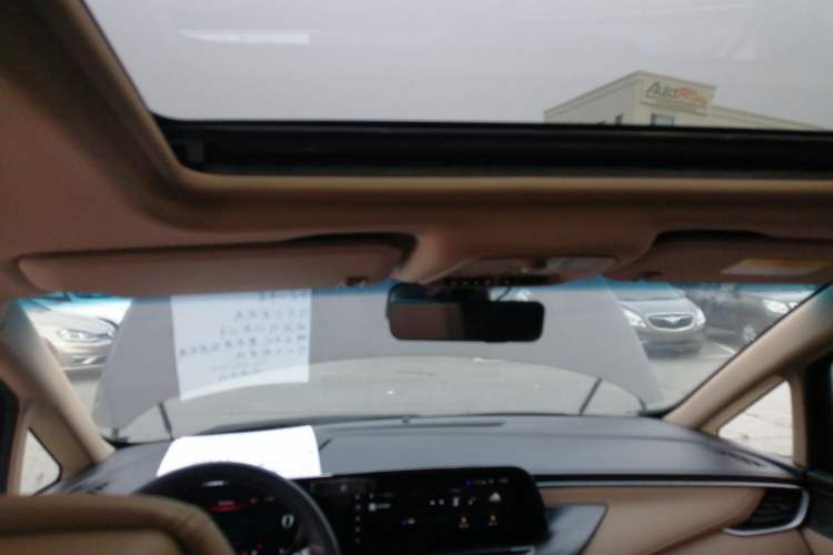 Used Buick GL8 2020 ES Land Cruiser 653T Luxury Model
