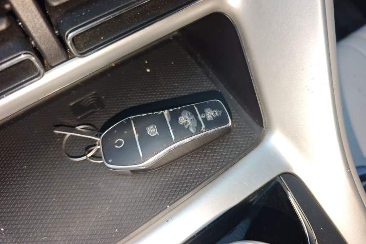 Used BYD Song Pro New Energy 2024 HONOR Edition DM-i 71KM Navigation Model
