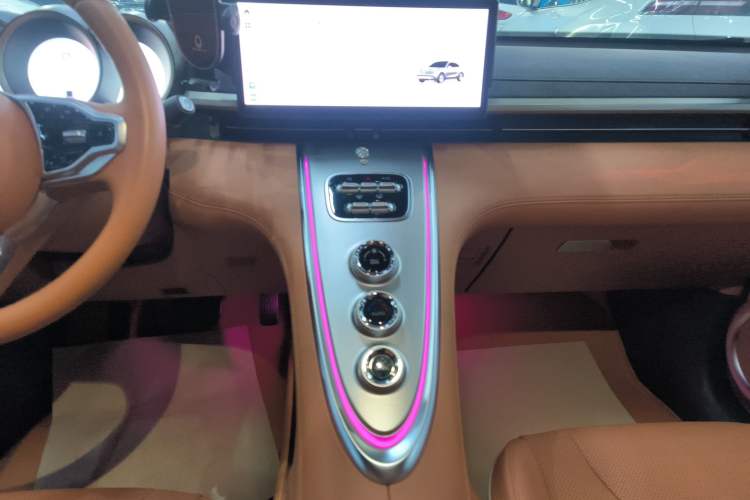 Used ORA Lightning Cat 2022 555 km Luxury Edition