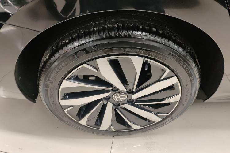 Used Volkswagen Passat 2022 330TSI Starry Luxury Edition – Exclusive Special Edition
