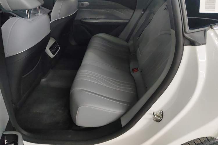 Used  E8 2024 665 km Range Rear-Drive Starship Long-Range Version