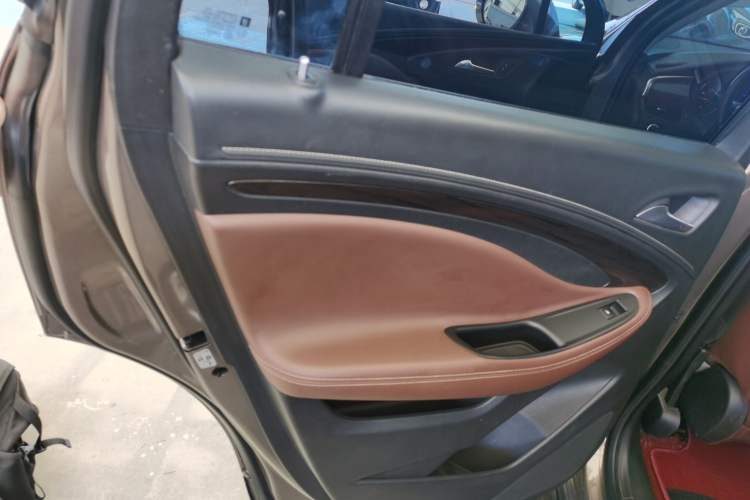 Used Buick Envision 2017 28T Four-Wheel Drive Elite Model
