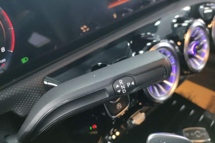 Used Mercedes-Benz A-Class 2022 Revised Version A 200 L Sport Sedan Fashionable Style