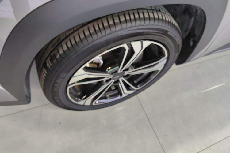 Used Geely Galaxy L7 2025 EM-i 115km Exploration+ Edition