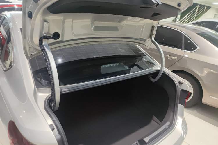 Used Volkswagen Lavida 2022 1.5L Automatic Vision Edition
