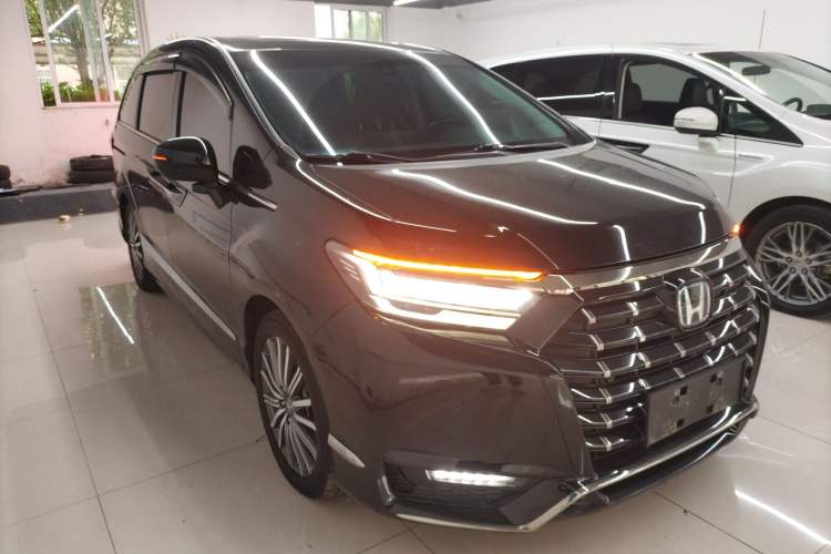 Used Honda Elysion 2022 2.0L eHEV Prestige Edition
