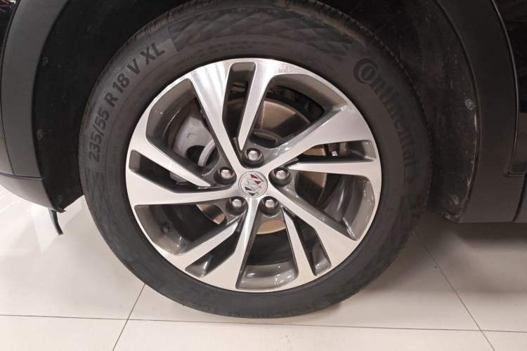 Used Buick Envision 2022 Encore S 552T Two-Wheel-Drive Luxury Model
