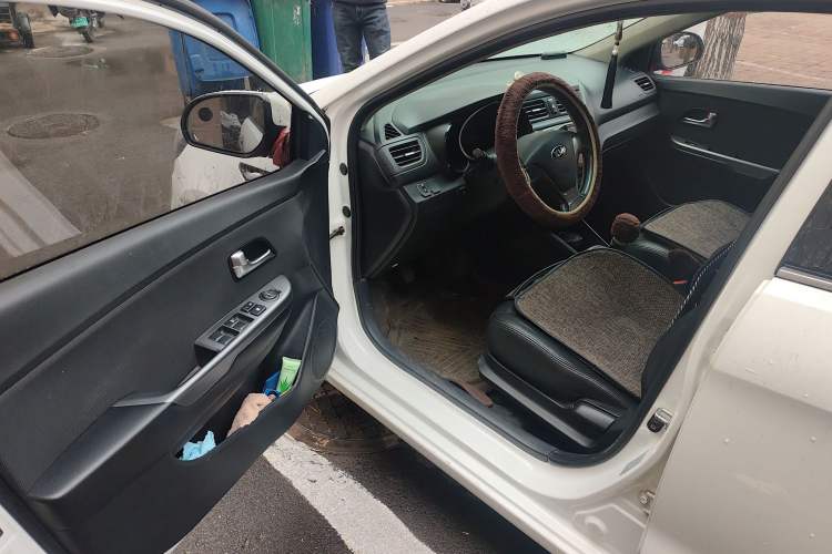 Used Kia K2 2015 Sedan 1.4L MT GLS
