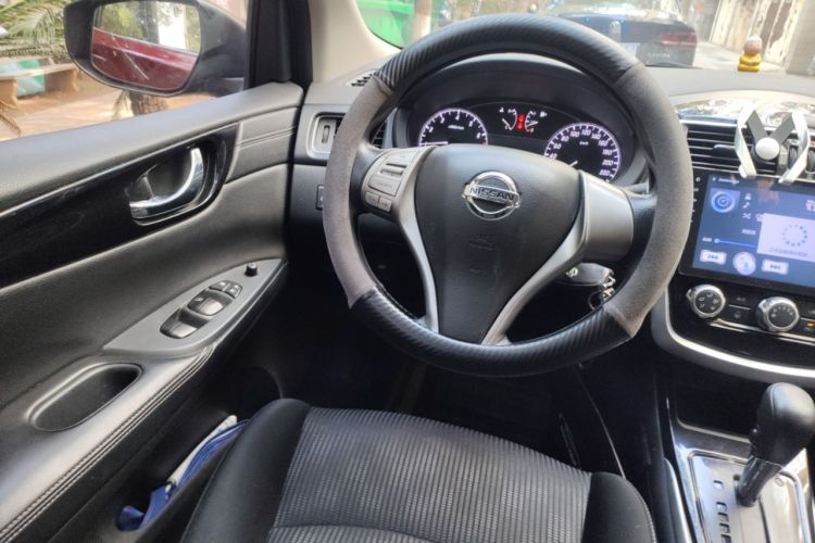 Used Nissan Tiida 2016 1.6L CVT Cool Dynamic Edition