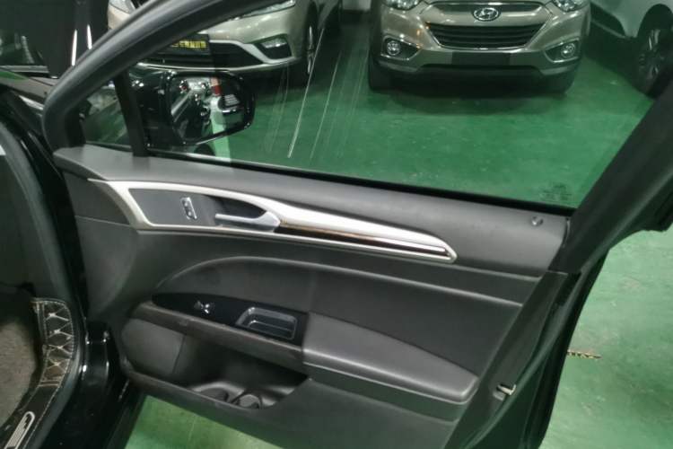 Used Ford Mondeo 2013 2.0L GTDi 200 Fashion Edition
