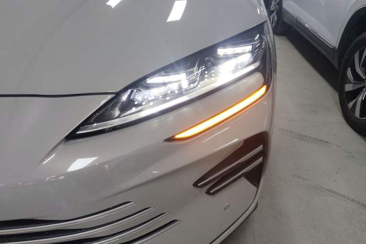 Used BYD Song PLUS New Energy 2025 DM-i Intelligent Driving 160KM Flagship Model
