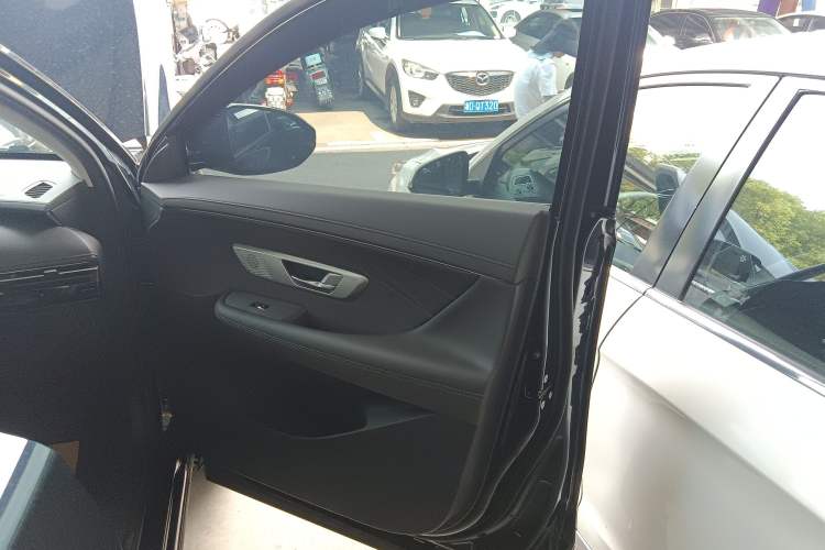 Used Dongfeng Aeolus Huge 2022 Mach Dual-Motor 1.5T MHD Dare-to-Dream Edition
