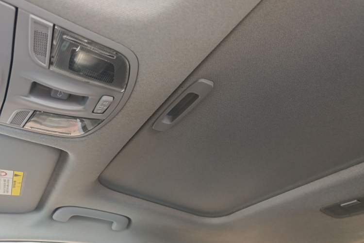 Used Hyundai Elantra 2016 1.6L Automatic ZhiXuan · Luxury Version