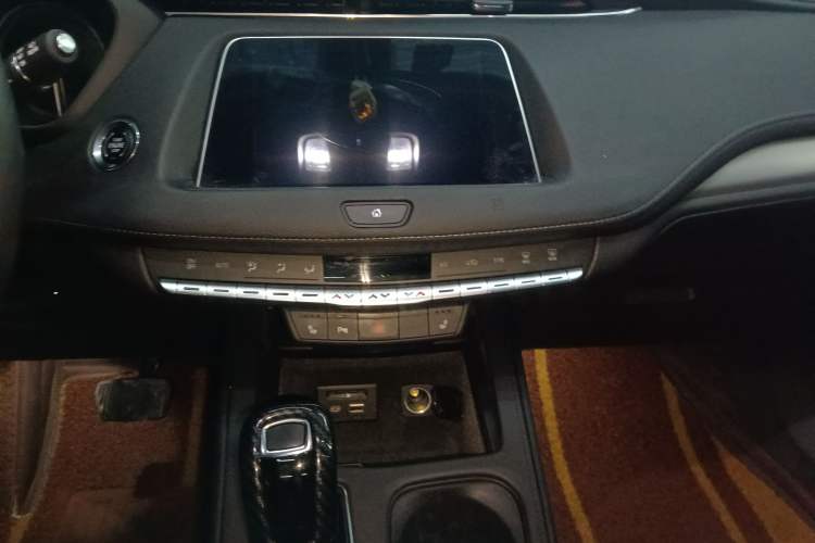 Used Cadillac XT4 2018 28T Two-Wheel Drive Leading Version
