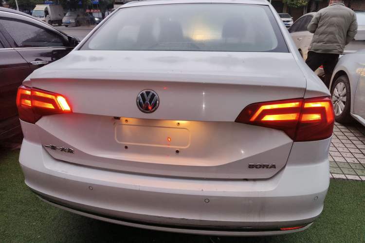 Used Volkswagen Bora 2016 1.6L Automatic Comfort Model
